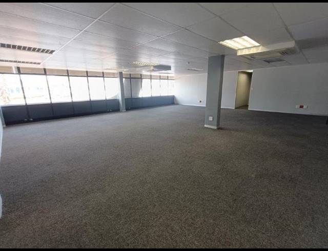 BUSINESS PROPERTY TO RENT IN CRESTA